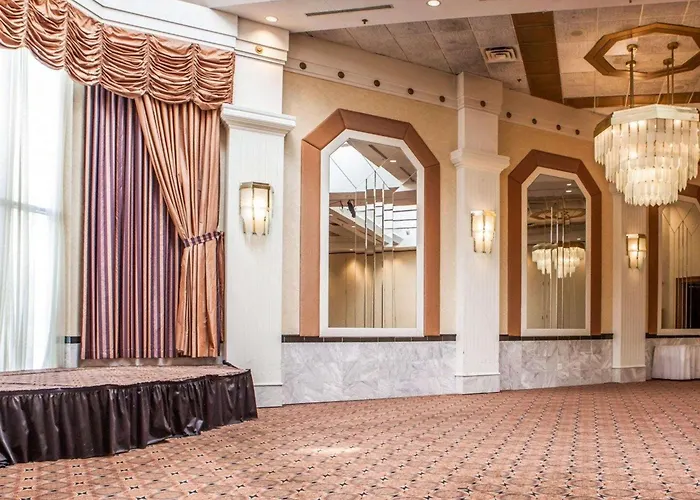 Hotel Quality & - Chicago
